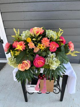 712-172-Hydrangea Pink/Peach and Yellow Grave Saddle(90)