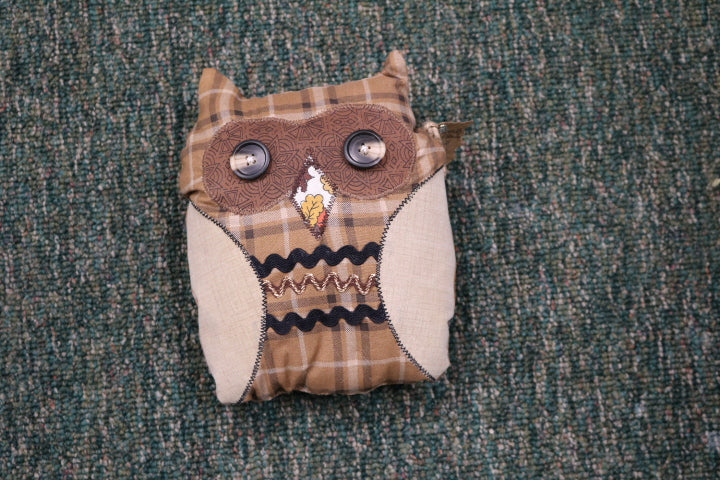 303-252-Sm Brown Stuffy Owl(12.99)