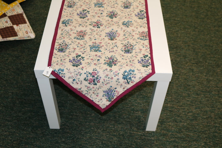 207-008-Sm Table Runner(15)