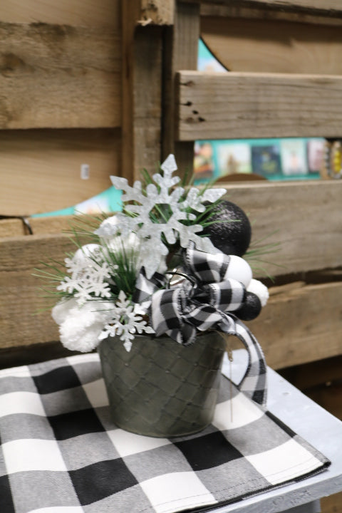 303-57-Tin snowflake floral(16.99)