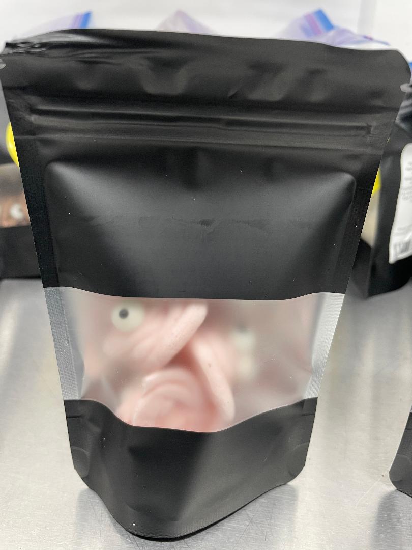 1045139-Freeze Dried Poop Gag Gift(3)