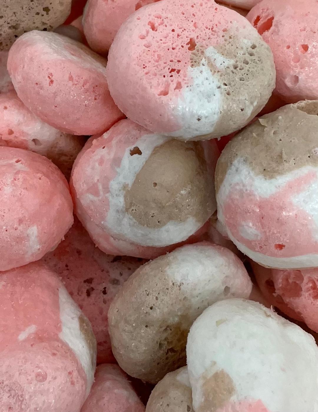 1045058-Neapolitan Sugar Pillows(5)