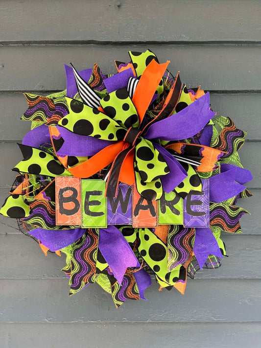 712-192-Beware Halloween wreath(40)