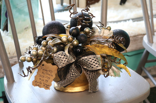 303-79-B&G Grape & Blk Arrangement(16.99)