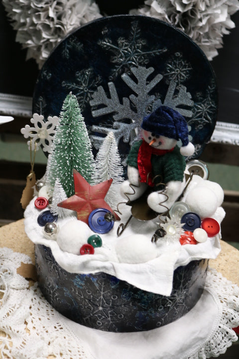 303-305-Navy Snowman/Flake Vignette(14.99)